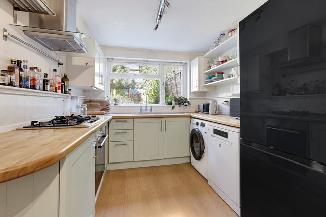 44A, Brentford photo 3