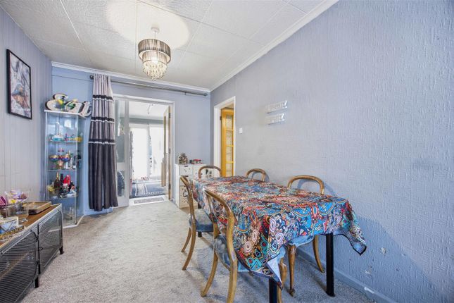 67, Balmoral Drive, North Hayes photo 4