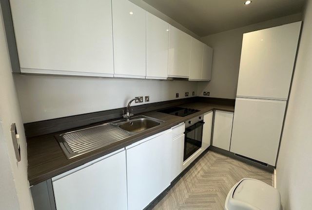 Apt 165, Liverpool photo 5