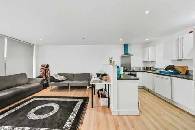 Flat 406, Latitude Court, Albert Basin Way, London photo 4