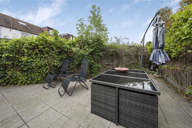 2, Worton Gardens, Isleworth photo 3