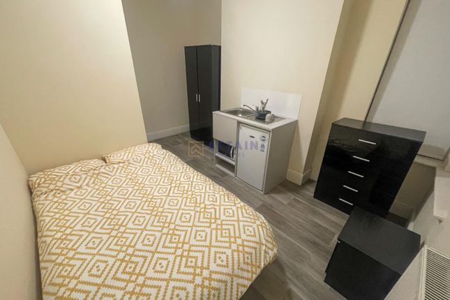 Bedroom 2.Jpg