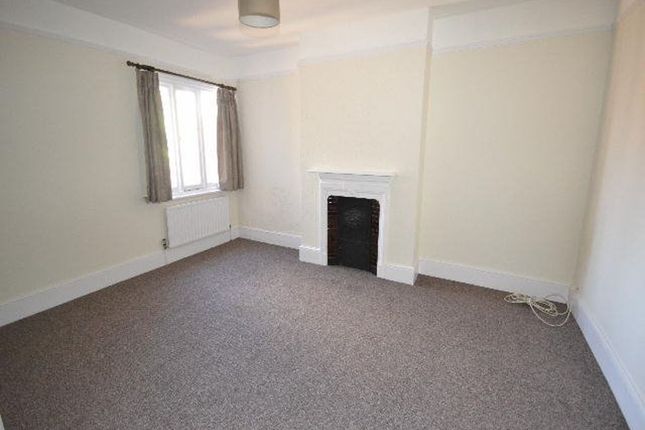 Flat to rent in Station Road, Harpenden
