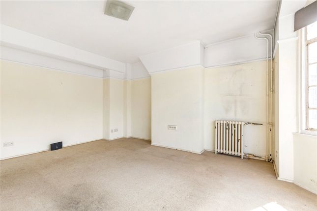 Flat 17, Wavertree Court,, Streatham Hill, London photo 3