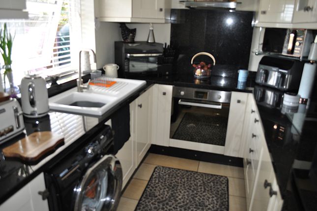 5, Orchard Close, Swansea photo 3