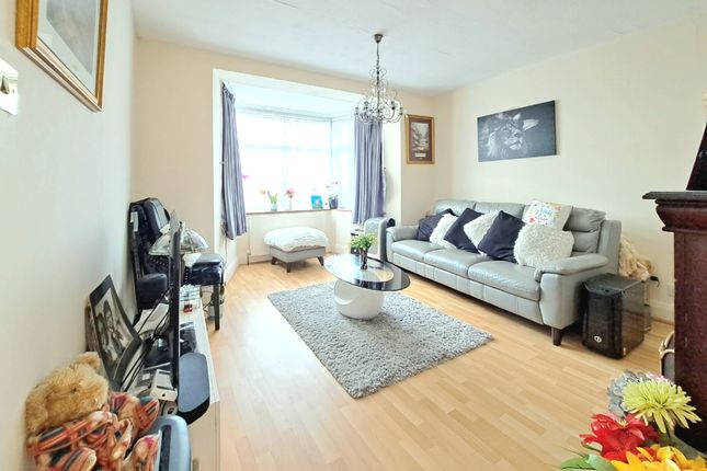 2, Vivian Avenue, Wembley photo 4