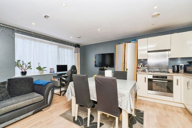Flat for sale in Town Lane, Staines-Upon-Thames