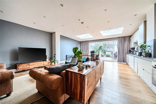 80, Upsdell Avenue, London photo 2