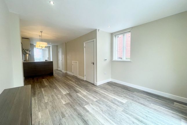 304, Mauldeth Road, Manchester photo 3