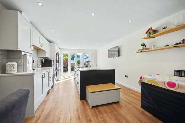204 White's Way, Southampton photo 2