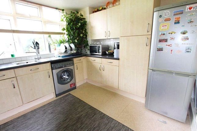 128, Audley Court, Northolt photo 4