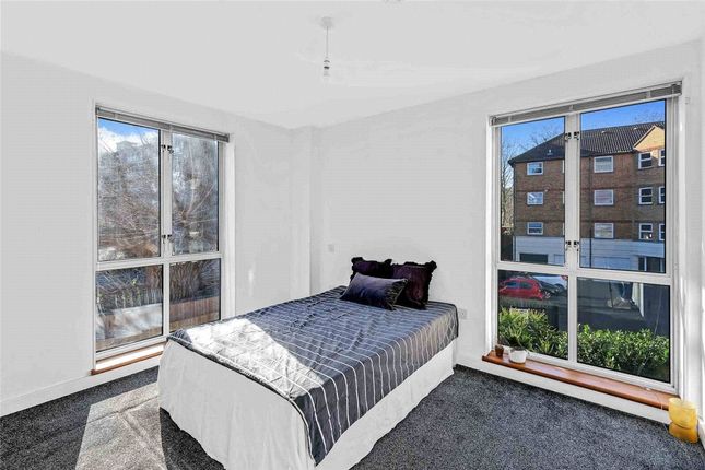 Flat 7, Portunus Building, London photo 4