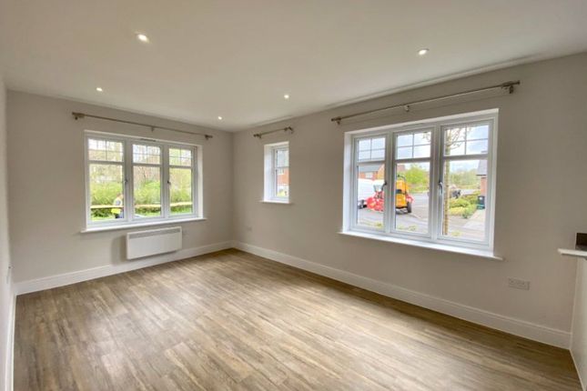 17 Heather Court,, Emerald Avenue, Hampshire photo 3