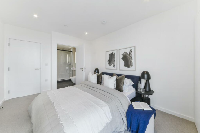Flat for sale in Salter Street, Canary Wharf, London