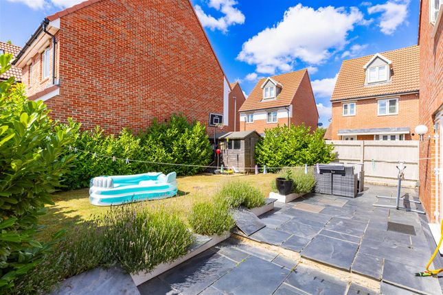 16, Ainsworth Drive, Dunmow photo 3