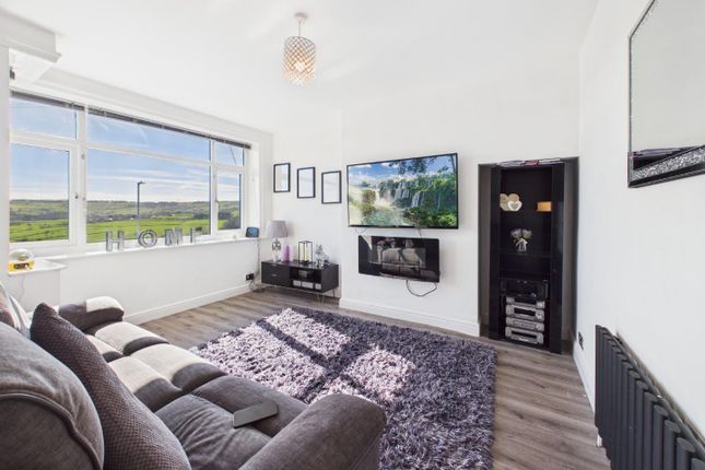 89, Sapgate Lane, Bradford photo 4