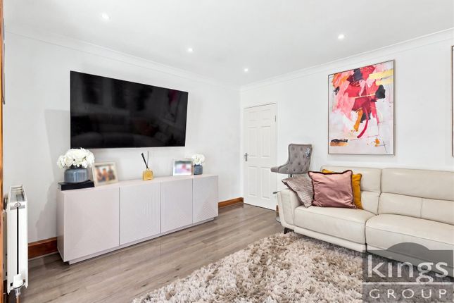 9, Tudor Crescent, Enfield photo 4