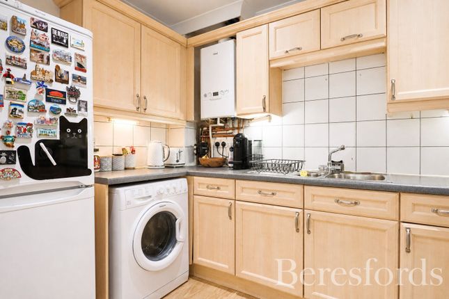 8, Creance Court, Chelmsford photo 4