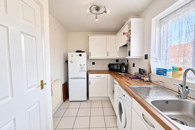 11, Percival Close, Lee-On-The-Solent photo 3