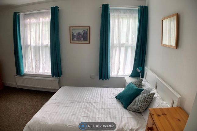 Thumbnail Room to rent in Belvedere Road, Taunton