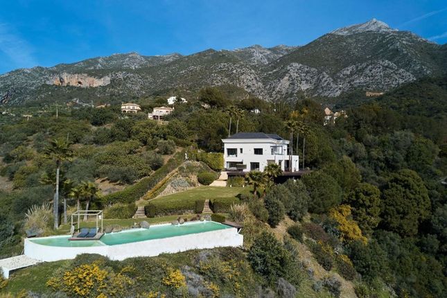 Villa for sale in Istán, Málaga, Andalusia, Spain
