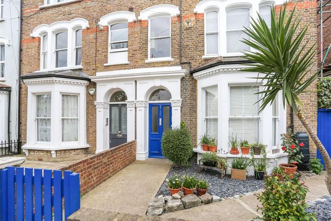 Flat for sale in Yerbury Road, London