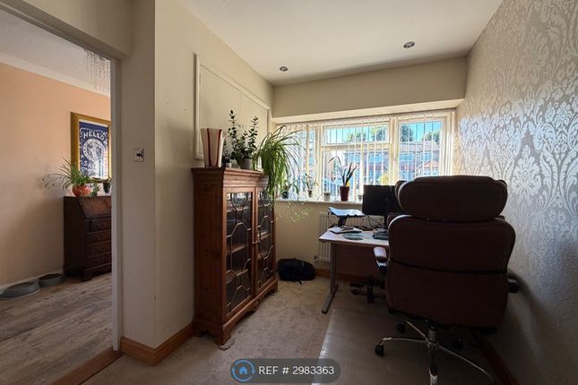 Kingscote Road, Cowplain, Waterlooville photo 4