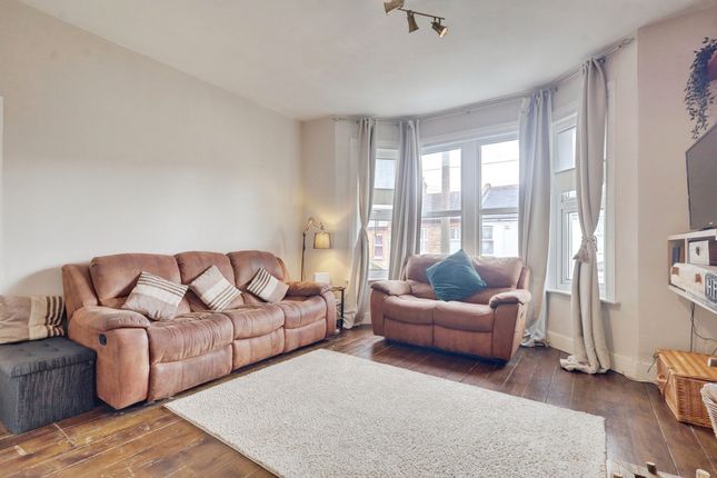 93a, Hainault Avenue, Westcliff-on-sea photo 4