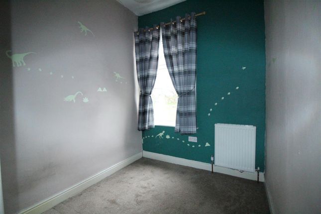 23, Worthing Head Road, Bradford photo 5