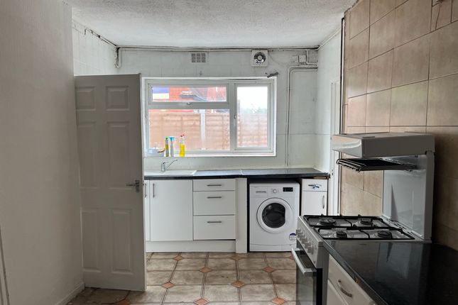 End terrace house to rent in Norfolk Road, Wolverhampton