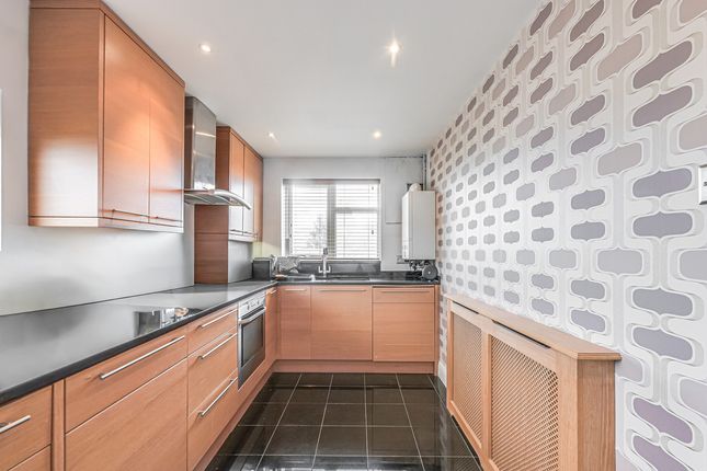 7 Fernleigh Court, Fernleigh Drive, Leigh-on-sea photo 2