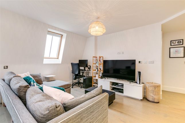 30 Bentley House, 22, Bute Gardens, London photo 3