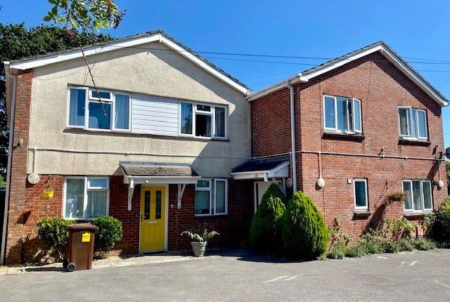 2-bed flat on 3 Newtown Court,, Winchester Road, Southampton, £1,200/mo