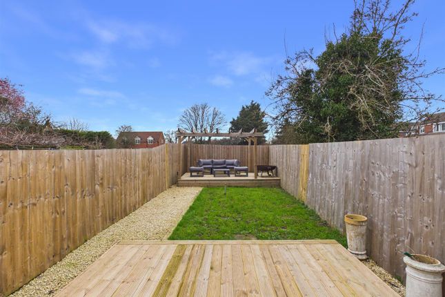 33, Astor Close, Gloucester photo 4