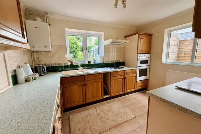 15, Newnham Close, Plymouth photo 3