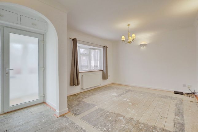 20, Lea Road Benfleet, Benfleet photo 4