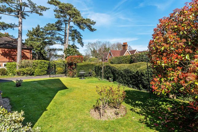 5 Marlborough Court, The Marld, Ashtead photo 4