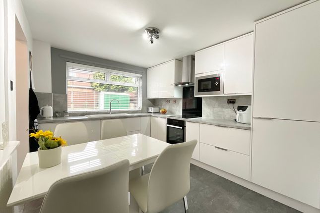 2 Grisedale Close, Stoke-On-Trent photo 3