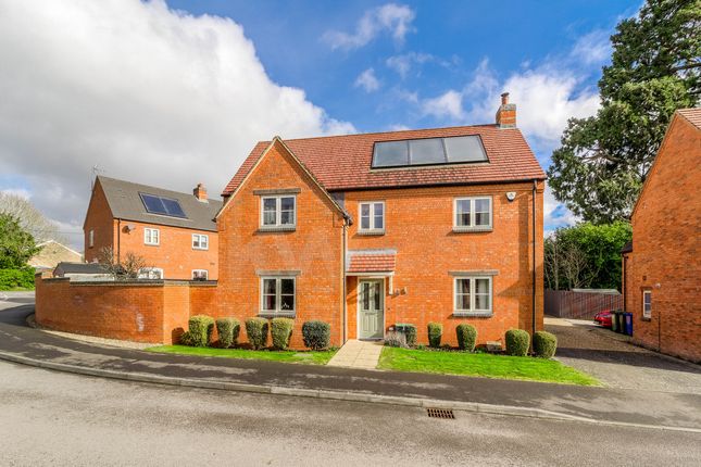 4-bed house on 9, Oak Way, Hackleton, Northampton, £600,000