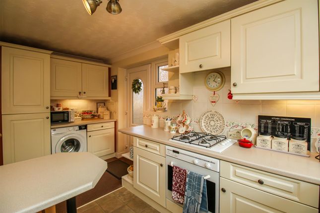 20, Priory Ridge, Wakefield photo 3