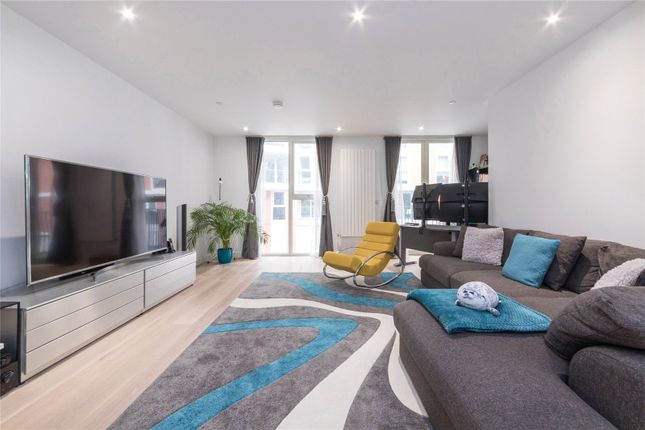 Thumbnail Terraced house for sale in Cable Street, London
