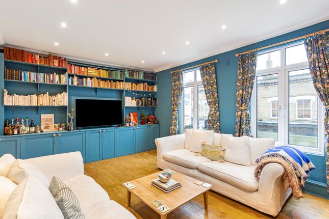 Flat for sale in Devonshire Mews, London
