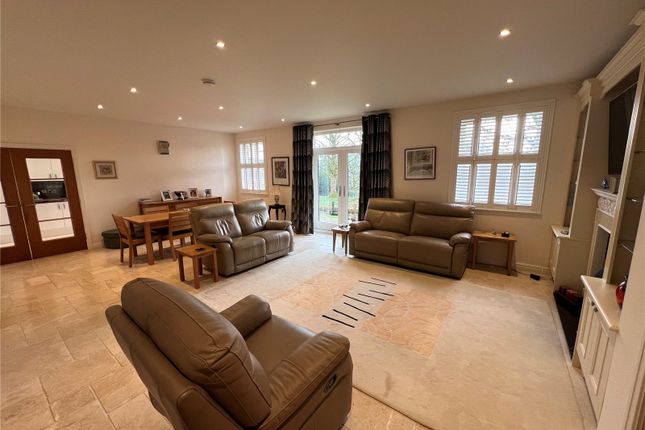 Apartment 1, Toddbrook House, 20, Whaley Lane, High Peak photo 3