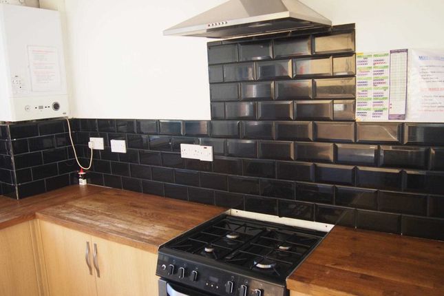15, Roberts Road, High Wycombe photo 2