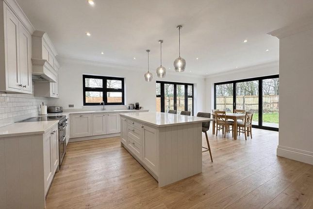 The Chestnut, The Sherwoods, Brentwood photo 2