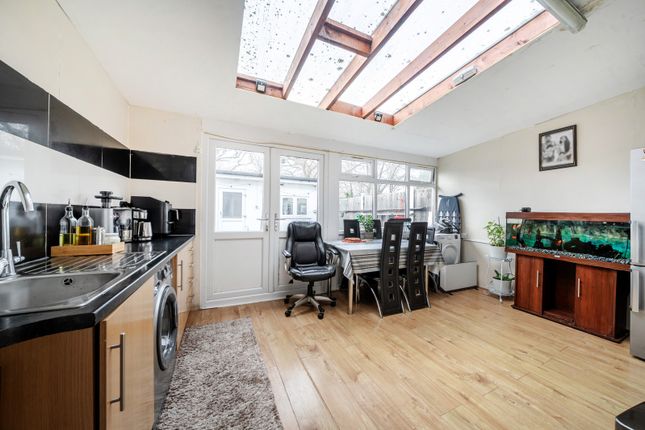 4, Longhill Road, London photo 3