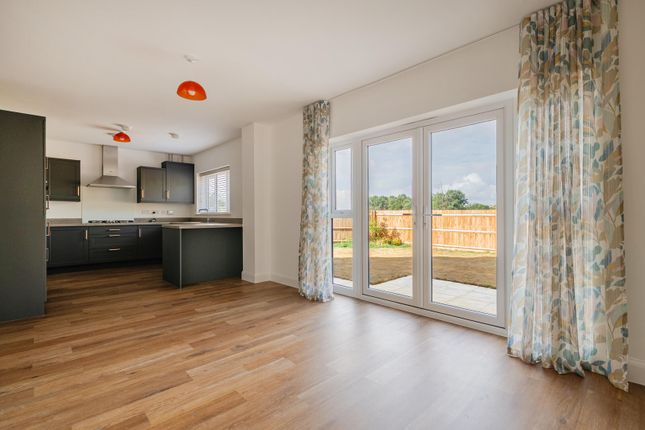2, Burton Drive, Devizes photo 4