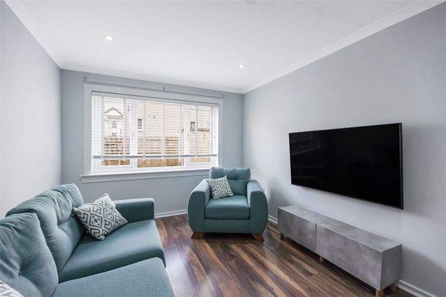19, Maree Way, Glasgow photo 4