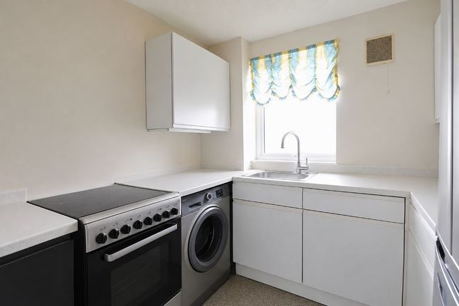 143, Chestnut Road, Basildon photo 4
