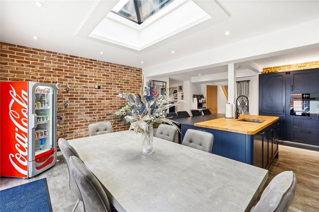 16, Slimbridge Road, Burgess Hill photo 4